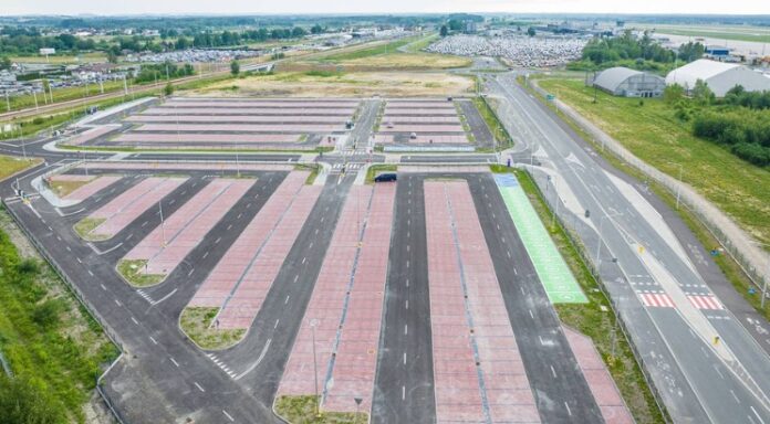 Nowy parking przy lotnisku w Pyrzowicach