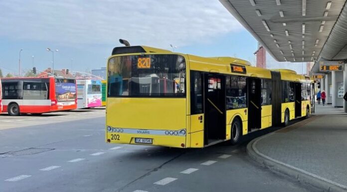 Autobus przyjechał po pasażerów na tarnogórski dworzec