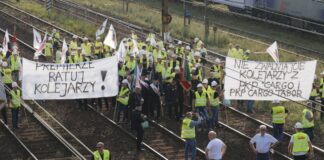 Związkowcy zablokowali tory w Katowicach. Chodzi o PKP Cargo