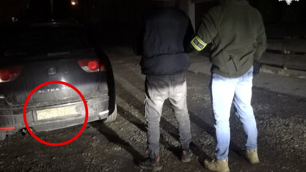 Kierowca z Radzionkowa zatrzymany. Wpadł przez tekturową tablicę rejestracyjną napisaną mazakiem